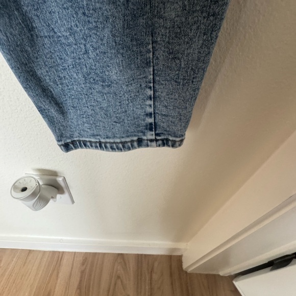 Stylish Blue Boyfriend Jeans - Picture 5 of 10